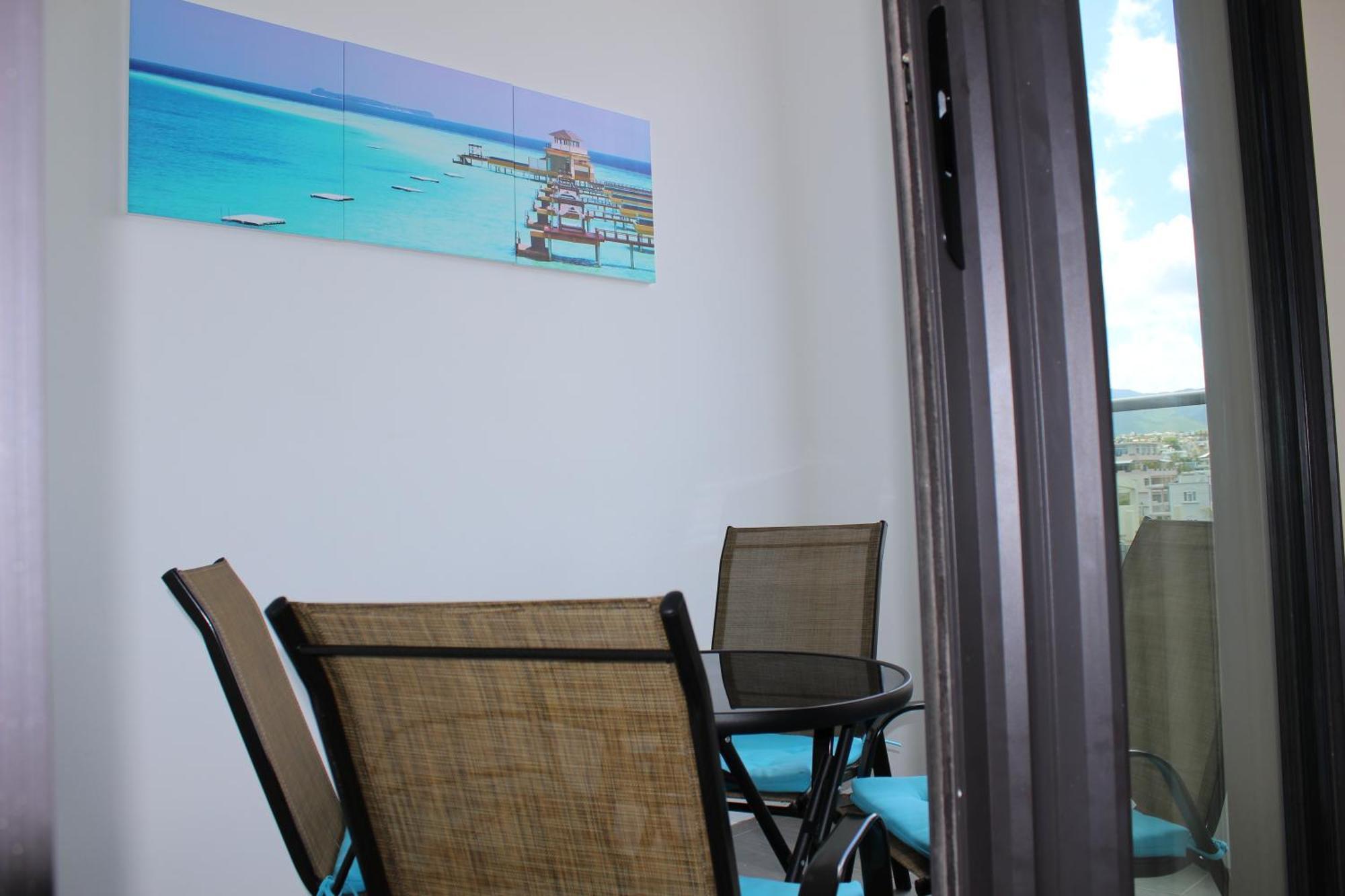 Flic En Flac Beach Penthouse Экстерьер фото