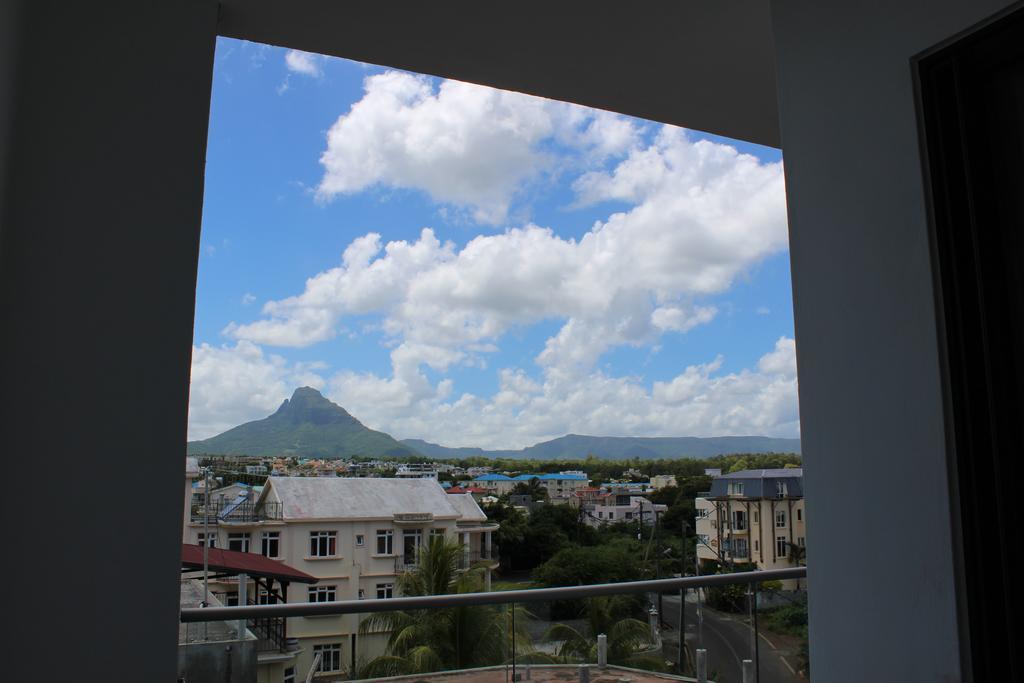 Flic En Flac Beach Penthouse Экстерьер фото